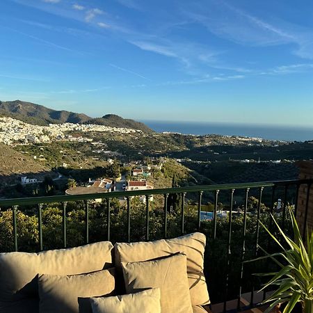 Villa En Frigiliana Con Piscina, Jacuzzi Y Espectaculares Vistas Luaran gambar