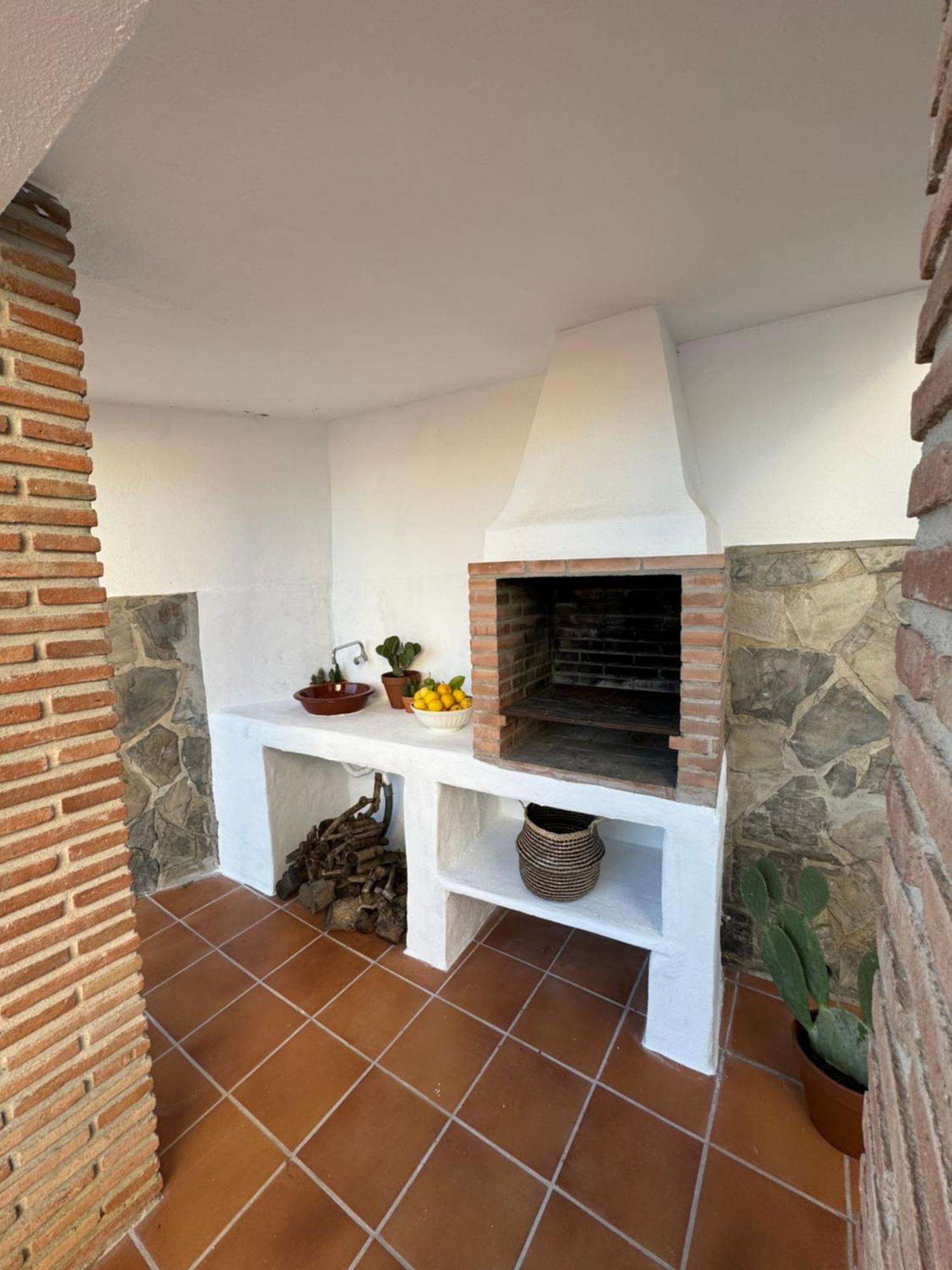 Villa En Frigiliana Con Piscina, Jacuzzi Y Espectaculares Vistas Luaran gambar