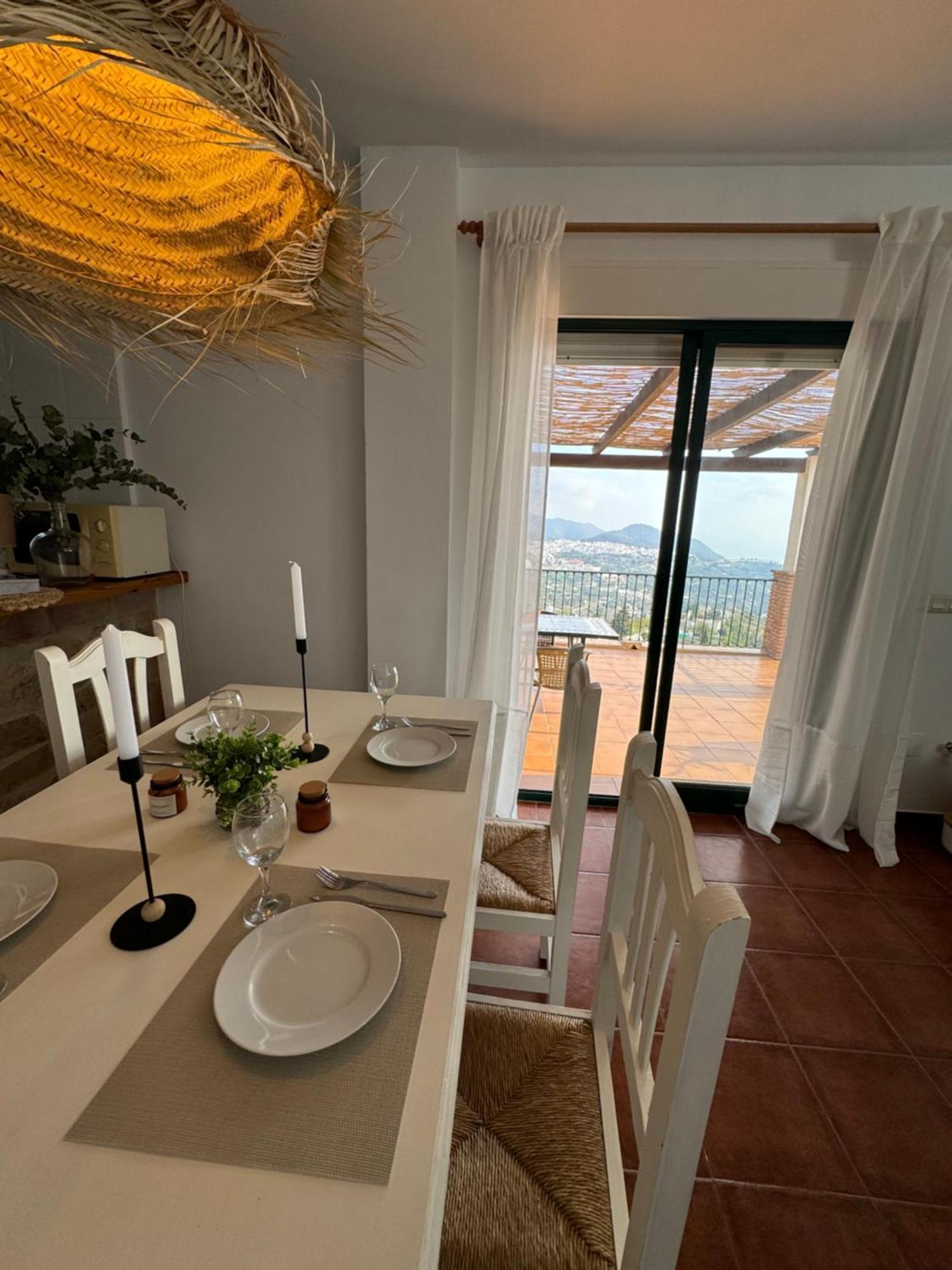 Villa En Frigiliana Con Piscina, Jacuzzi Y Espectaculares Vistas Luaran gambar