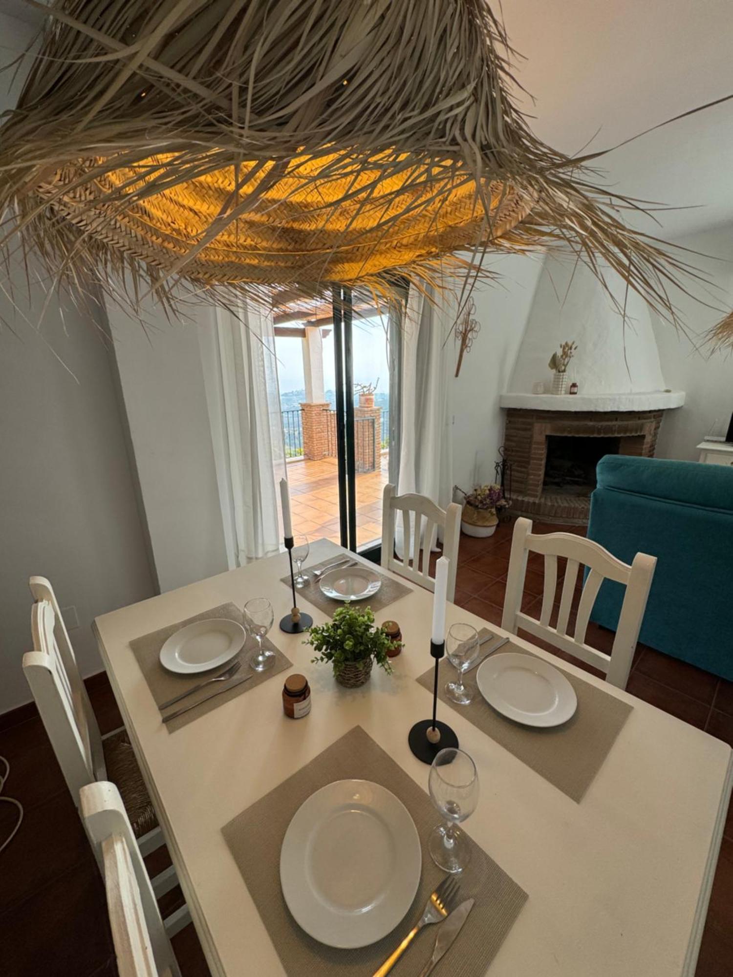 Villa En Frigiliana Con Piscina, Jacuzzi Y Espectaculares Vistas Luaran gambar