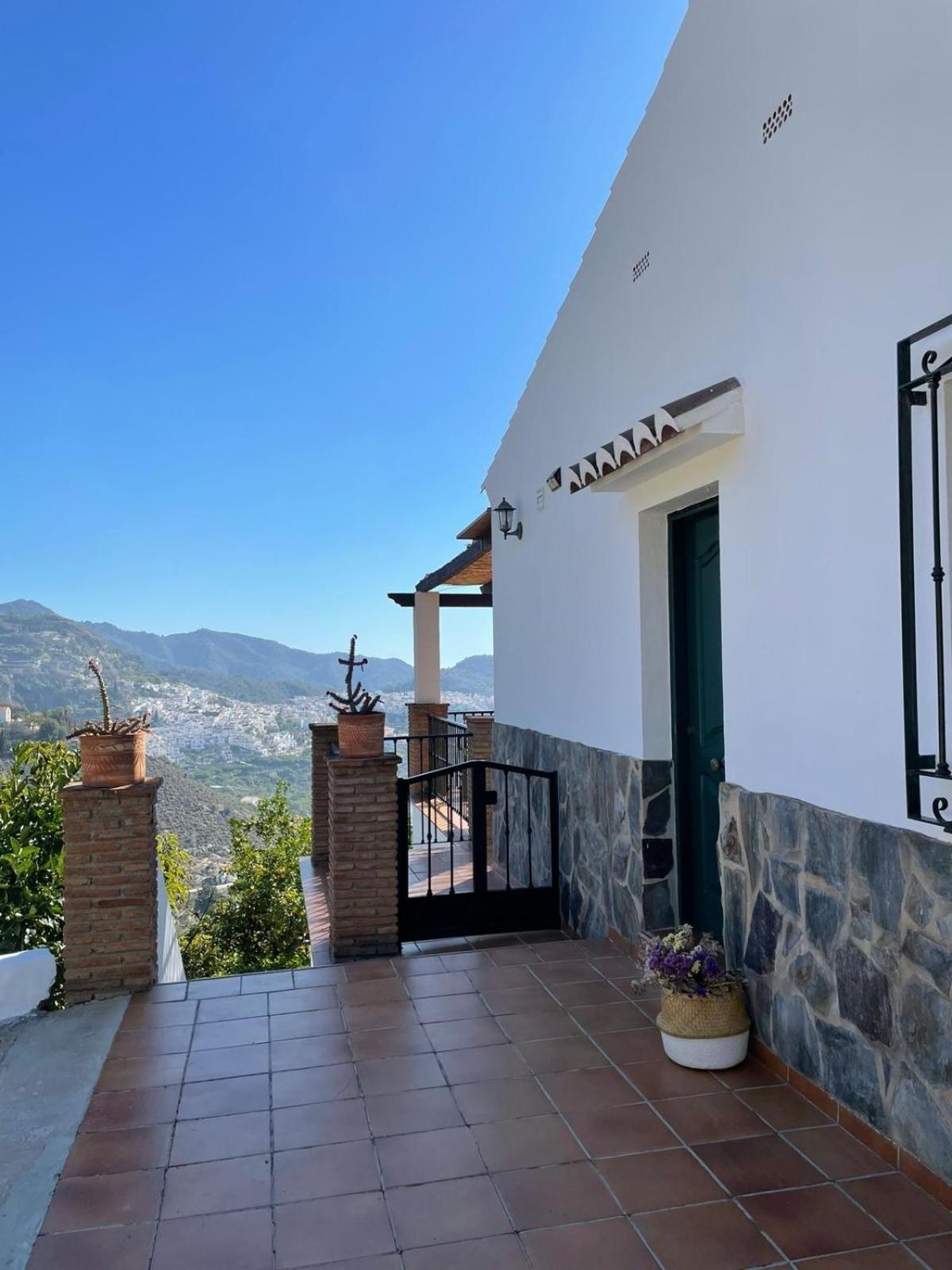 Villa En Frigiliana Con Piscina, Jacuzzi Y Espectaculares Vistas Luaran gambar