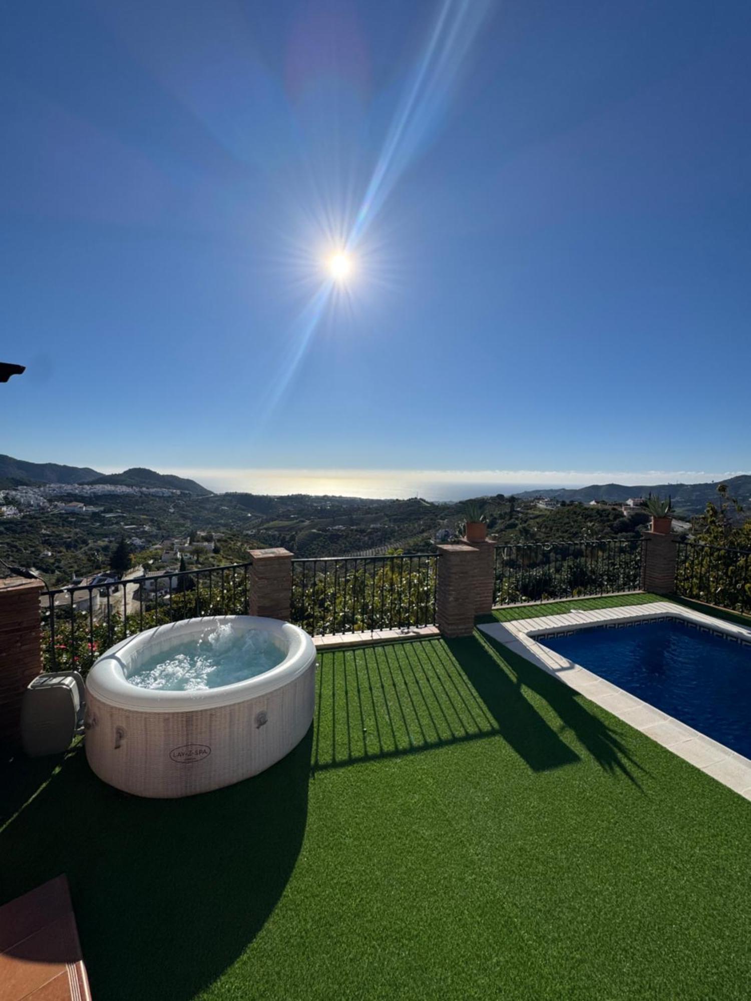 Villa En Frigiliana Con Piscina, Jacuzzi Y Espectaculares Vistas Luaran gambar
