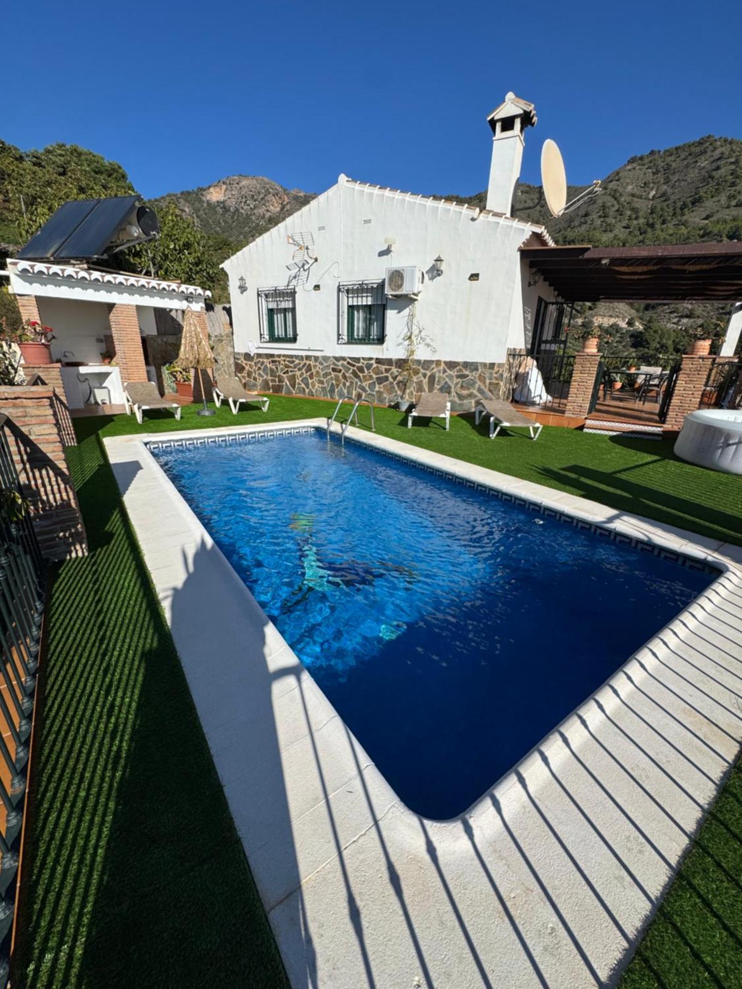 Villa En Frigiliana Con Piscina, Jacuzzi Y Espectaculares Vistas Luaran gambar