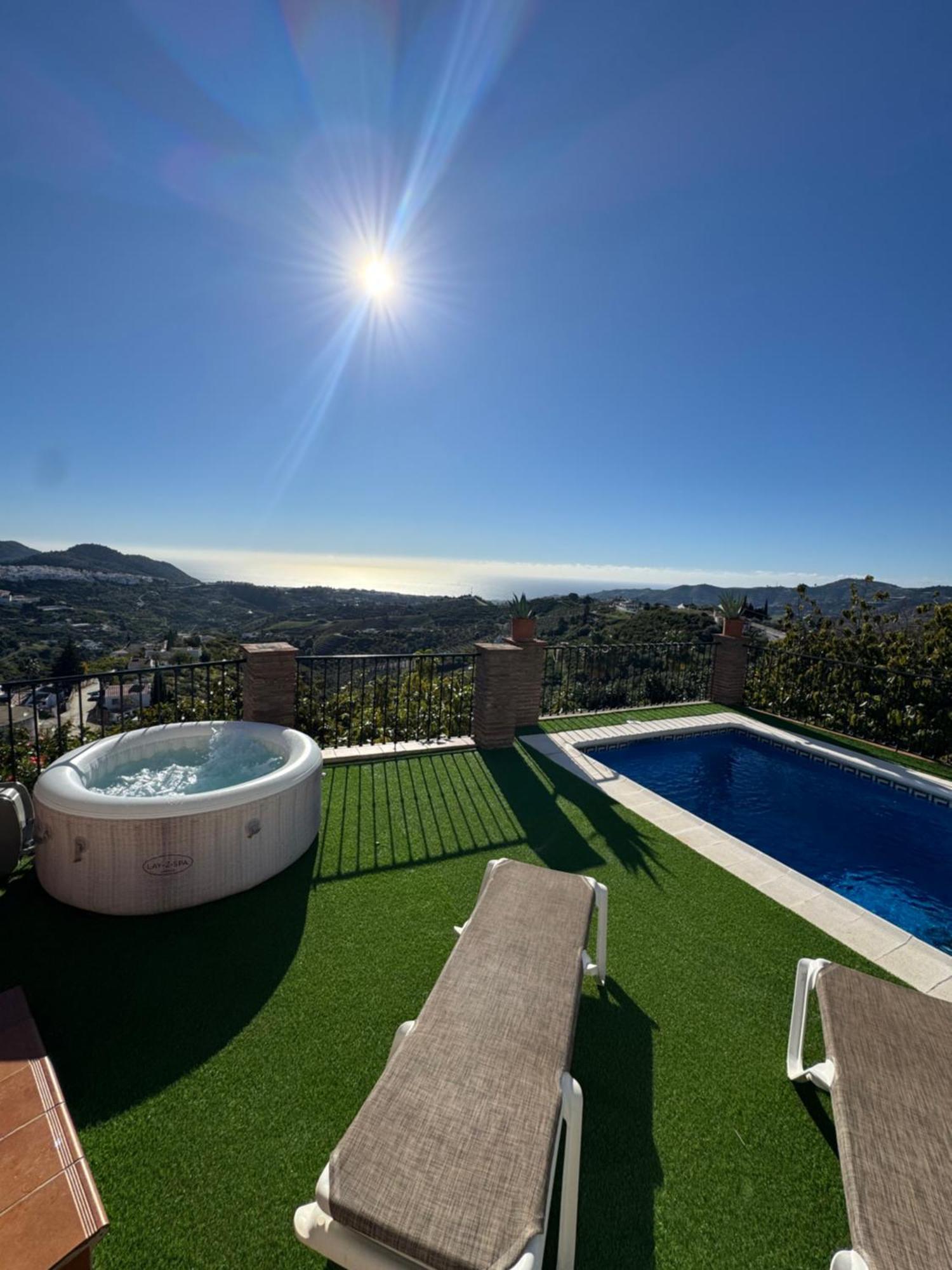Villa En Frigiliana Con Piscina, Jacuzzi Y Espectaculares Vistas Luaran gambar